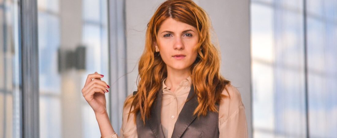 10 looks de trabalho para o calor sem derreter o estilo